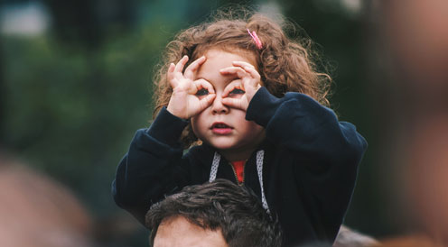 “Tu l’as vu le Rouge-gorge ?” Apprendre à observer les oiseaux avec les enfants.